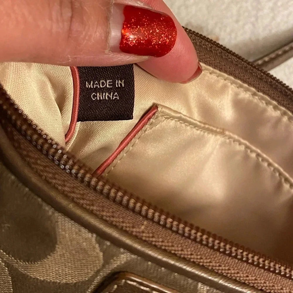 Coach Wristlet Large - Picture 5 of 8